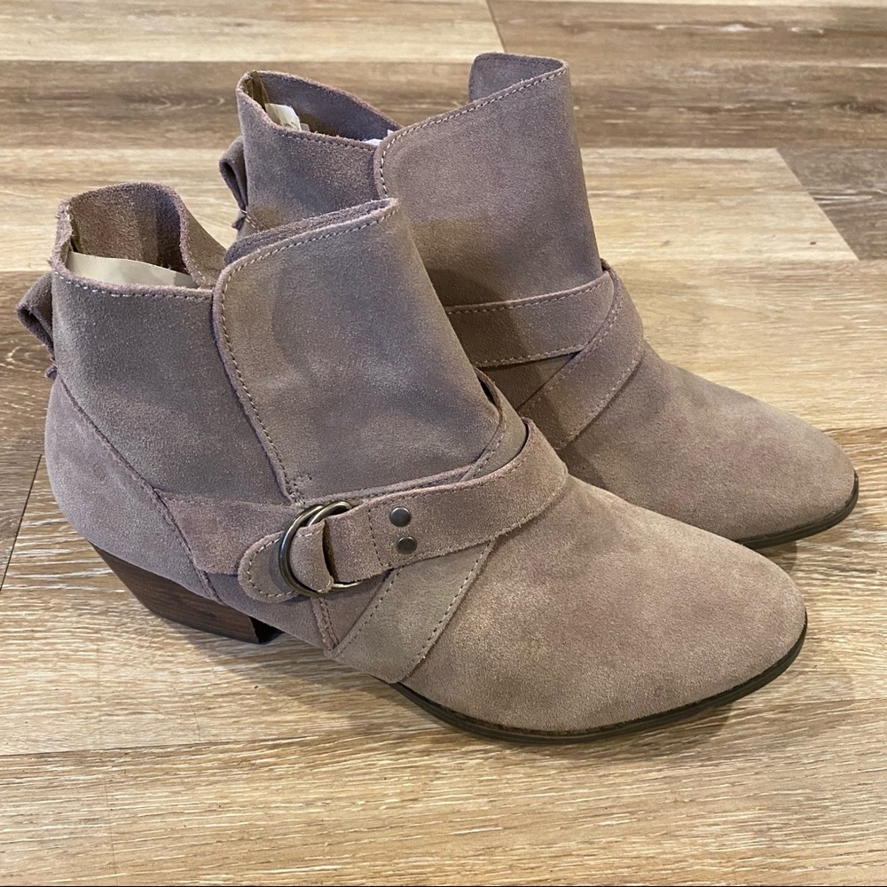 AEO Leather Ankle Boots